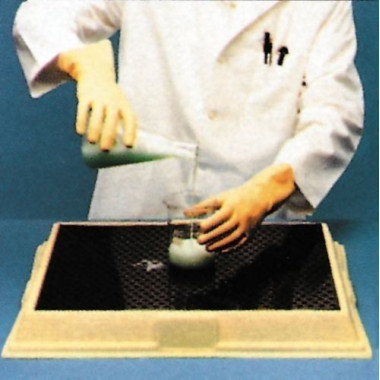 Polyethylene & metal buckets --Base jars dangerous products