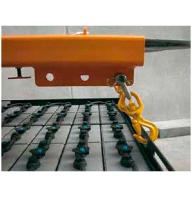 Cranes and Forklift Hooks--Gancho on the forks to manipulate batteries