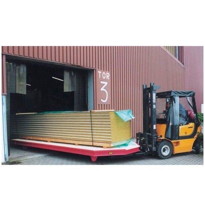 Sobre tablero: volteadores, pinzas,…--Remolque industrial 5.000 kg para carretilla elevadora