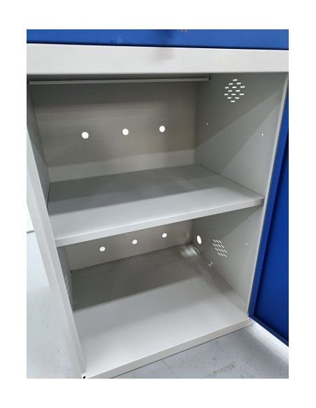 Cabinets--Cabinets for computer