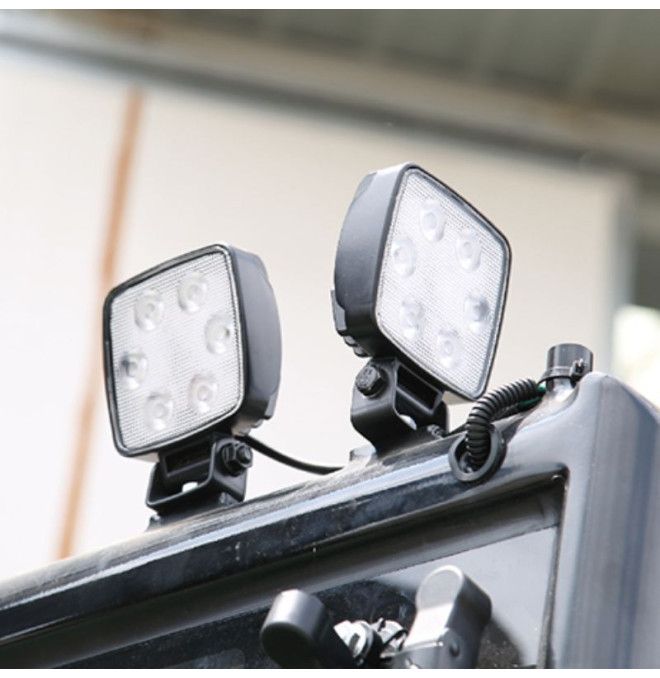 Gabelstapler--4tn Diesel-Mehrwegestapler mit seitlicher Beladung – Kubota-Motor