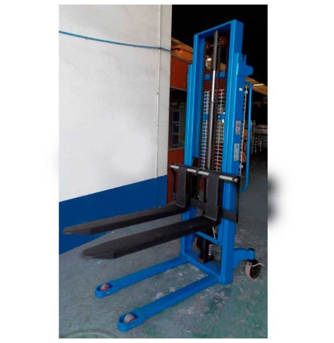 Impilatore Manuale--Impilatore manuale 1000kg a 2500mm con forche regolabili