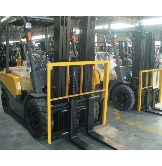 Forklift trucks - 2500kg diesel forklift - Triplex 4700mm mast
