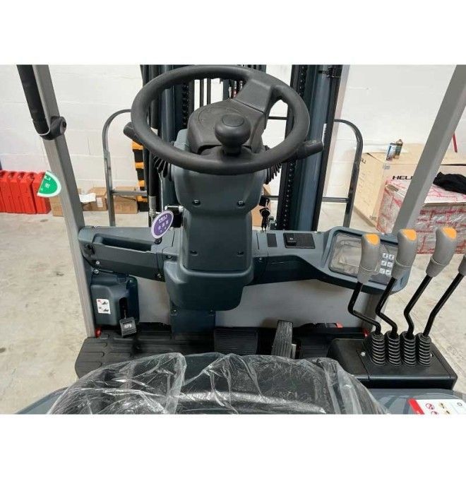 Empilhadeira de lítio 3 rodas 1500kg Mastro Triplex 4800mm
