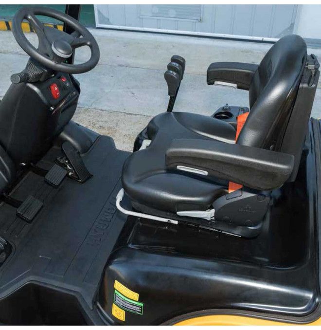 Carretilla Elevadora Diesel Hyundai 25DE-9V 2500 kg - Mástil triplex 4700mm