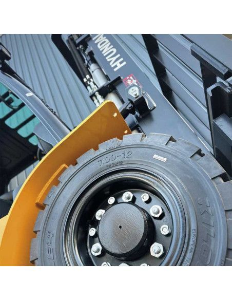 25DE-9V 2500 kg diesel forklift - triple mast ...