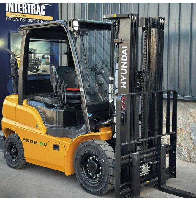 25DE-9V 2500 kg diesel forklift - triple mast ...