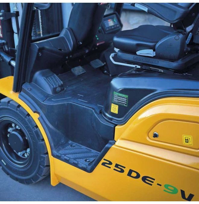 Carretilla Elevadora Diesel Hyundai 25DE-9V 2500 kg - Mástil triplex 4700mm