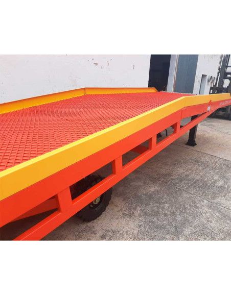 Rampas de Carregamento-Rampa de carregamento Manual móvel 8000kg e comprimento 11300mm