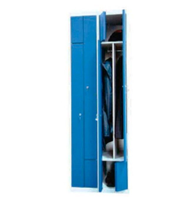 Lockers.-Ticketschalter Erste 2 Türen in L