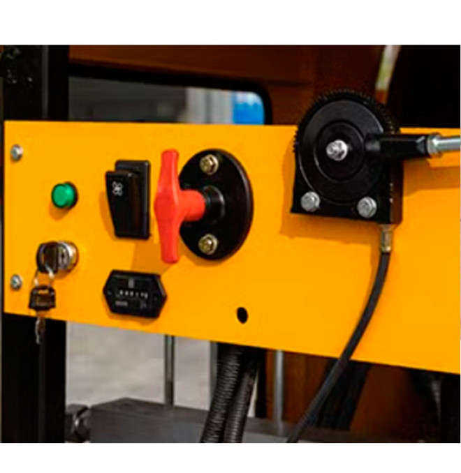 Construction and work: Machinery - Crusher for mobile construction waste 1800kg