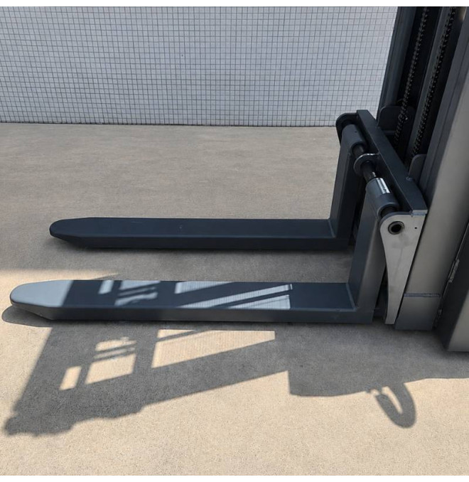 Impilatore elettrico 1500 kg a 3000mm 24 V / 105Ah