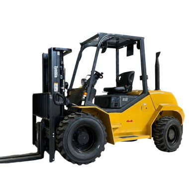 Chariot élévateur tout terrain 2500 kg 4x4