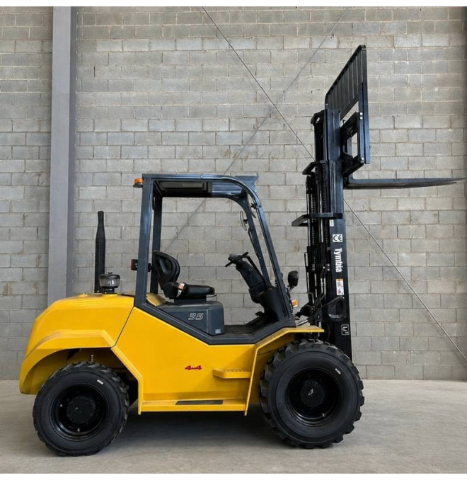 Chariot élévateur tout terrain 2500 kg 4x4
