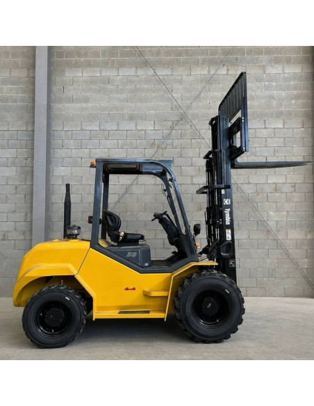 Geländestapler 2500kg 4x4