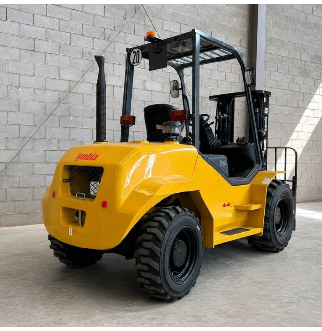 Chariot élévateur tout terrain 2500 kg 4x4