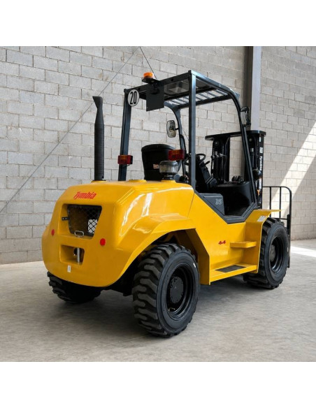 Geländestapler 2500kg 4x4