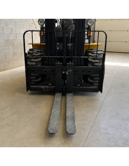 Geländestapler 2500kg 4x4