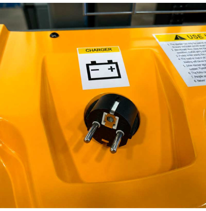 Gerbeur électrique 1500 kg à 3000mm 24v / 105Ah