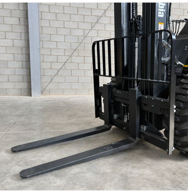 Geländestapler 3500kg 4x4 TYMBIA