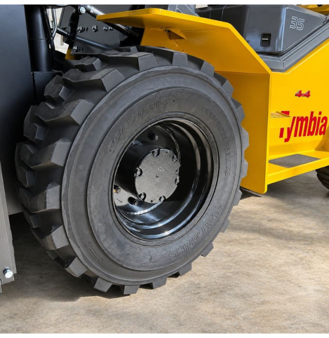 Geländestapler 3500kg 4x4 TYMBIA