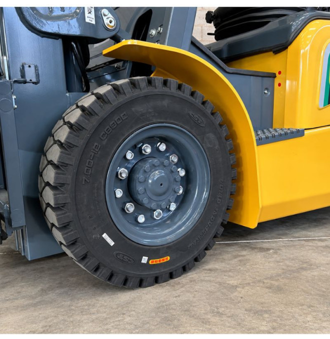 Forklift Lithium 2500kg, TriPlex Mast to 4800mm - Bateri ...