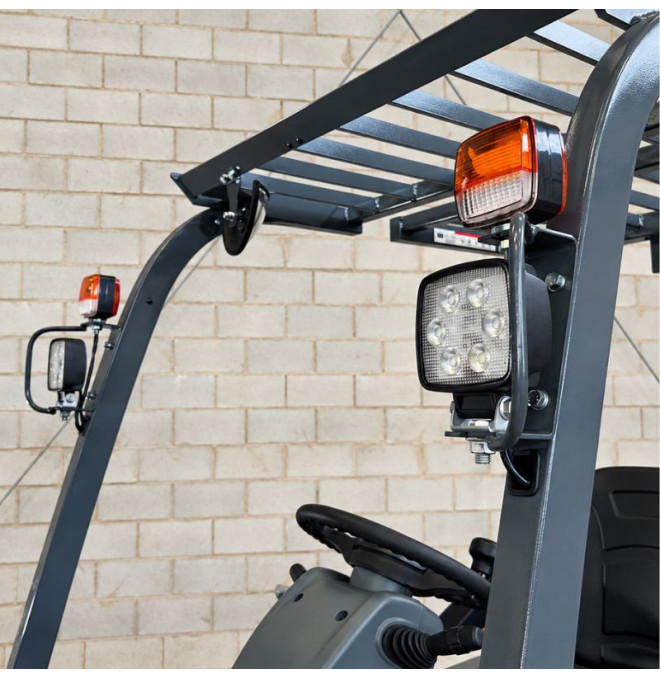 Carretilla elevadora litio 2500kg, mástil tríplex a 4800mm - Bateria litio 80V/202Ah