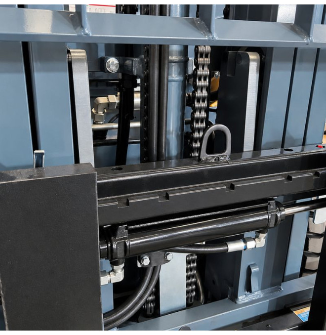 Carretilla elevadora litio 2500kg, mástil tríplex a 4800mm - Bateria litio 80V/202Ah