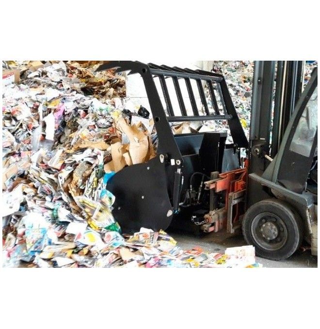 Cucharones--Cazo con Grapa sobre Horquilla