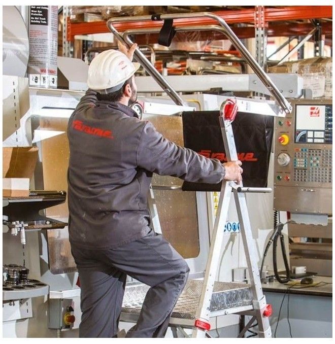 Escaliers--Échelle Pliable avec large plate-forme réglable en hauteur et roues