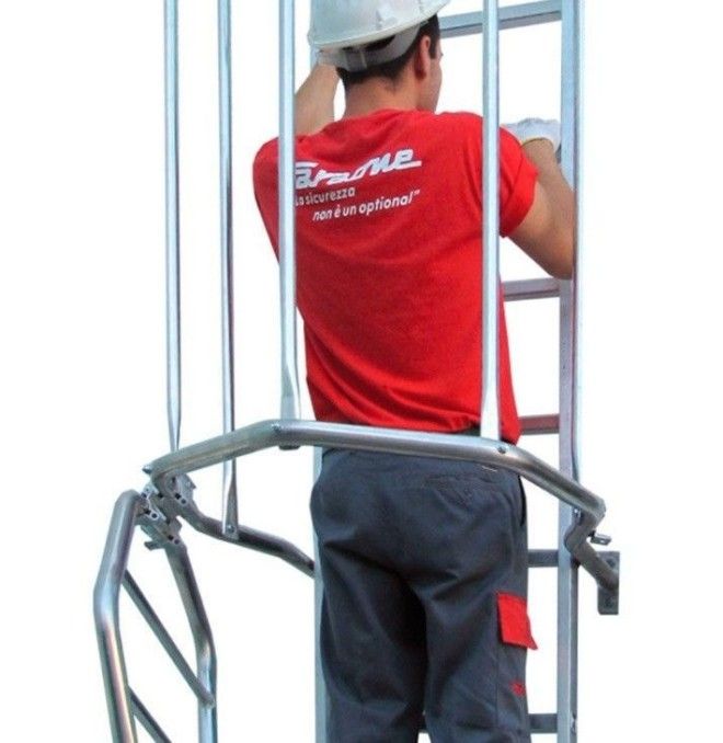 Escaliers--Échelle Vertical avec Cage protection