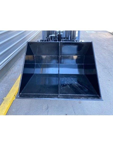 Sobre tablero: volteadores, pinzas,…--Cuchara Hidráulica 450-600L para carretilla FEM 2 y 3