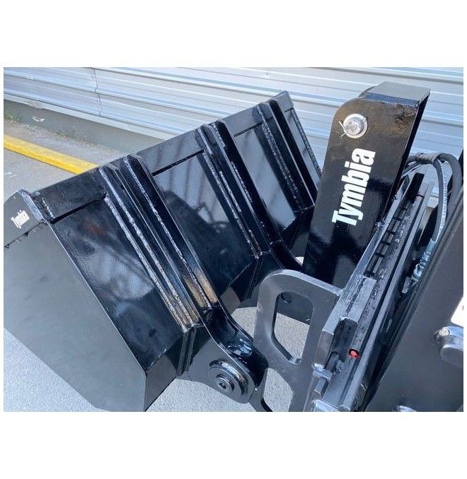 Sobre tablero: volteadores, pinzas,…--Cuchara Hidráulica 450-600L para carretilla FEM 2 y 3