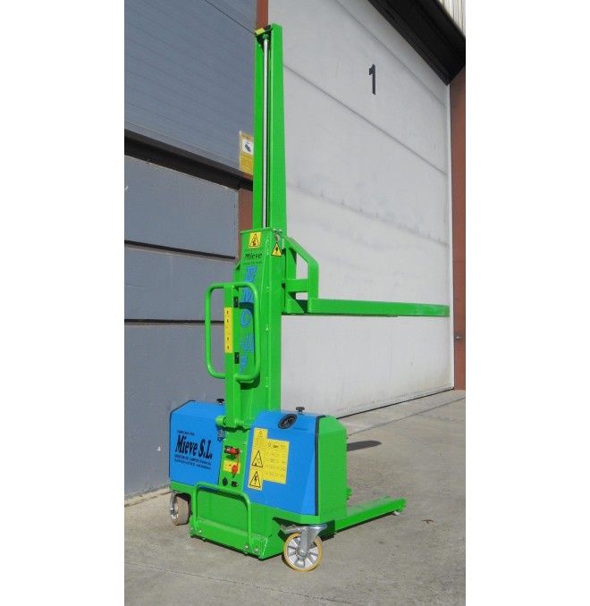 Self-SupportingStackers--Self-Supporting Stacker 1000kg to 1050mm